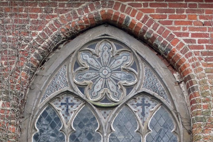 Kirchenfenster Nordseite im Januar  2013