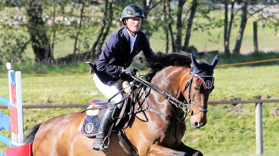 Der 27-jährige Philipp Makowei vom RFV Gadebusch bei seinem Siegesritt im Großen Preis von Oldenhagen im Jahre 2017 mit Chelsea. Foto: Jutta Wego